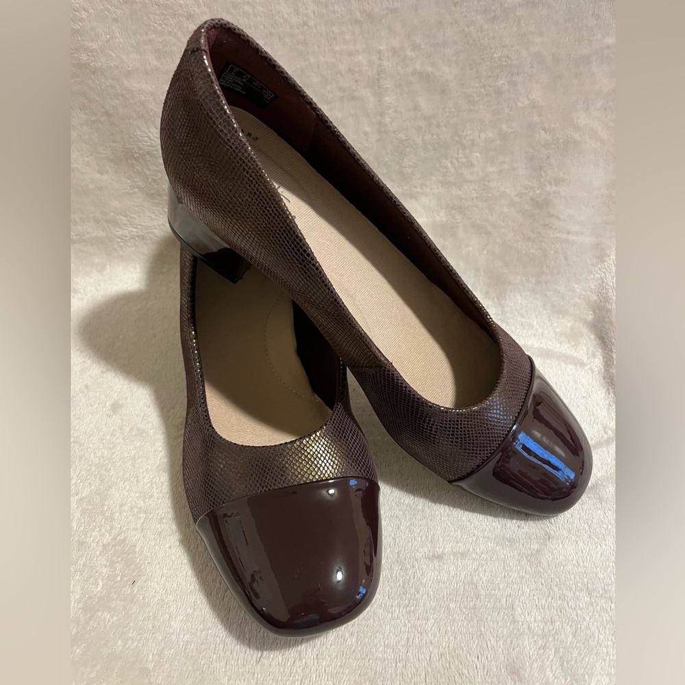 NIB Clark’s Chartli Diva shoe’s Burgundy size 8.5 M